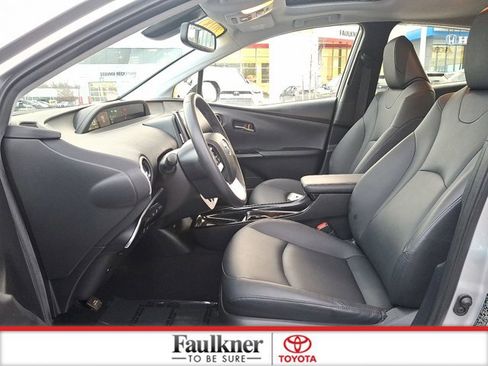 Certified 2018 Toyota Prius Four image 12