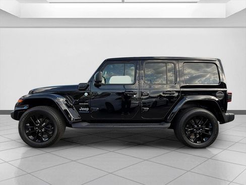 Used 2023 Jeep Wrangler Unlimited Sahara w/ Cold Weather Group AWD/4WD image 2