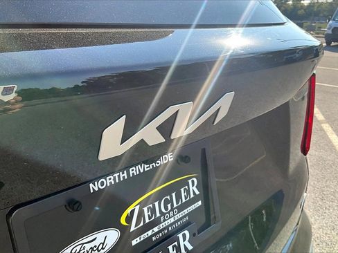 Used 2023 Kia Sorento SX image 32