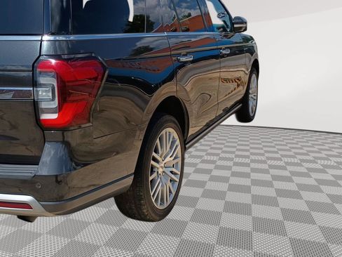 Used 2024 Ford Expedition Limited AWD/4WD image 4