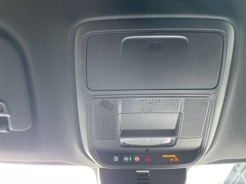 New 2025 Chevrolet Traverse LT w/ Enhanced Driving Package image 32