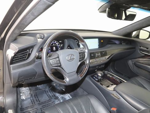 Used 2019 Lexus LS 500 AWD w/ Interior Upgrade Package image 32