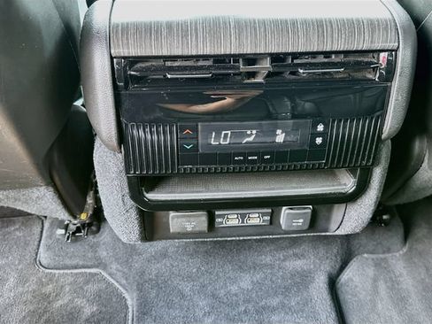 Used 2023 Jeep Wagoneer L Series II AWD/4WD image 28