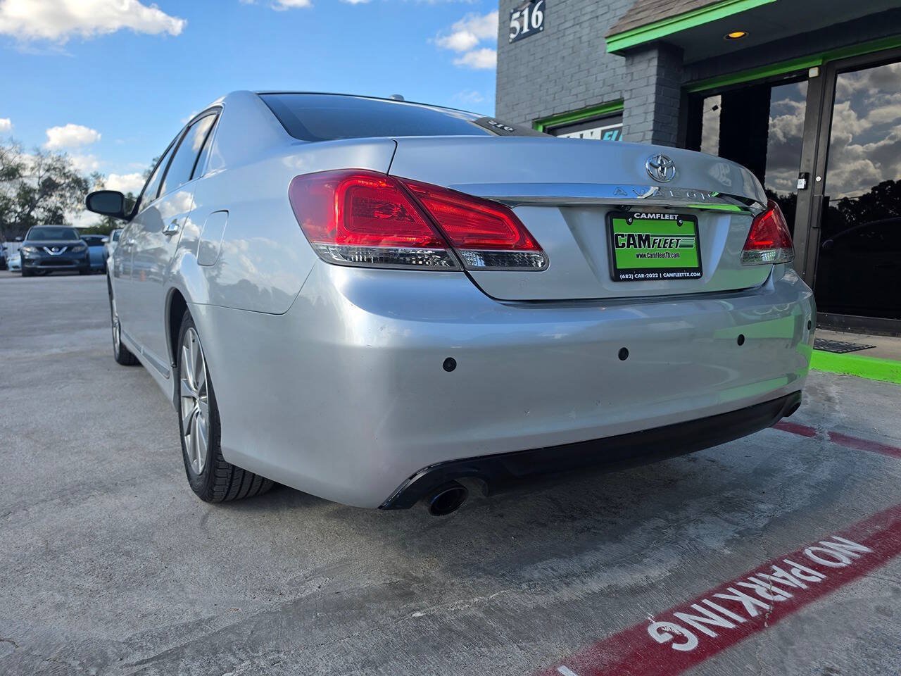 Used 2011 Toyota Avalon Limited FWD image 9