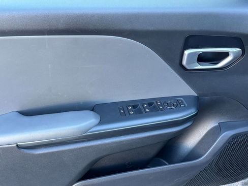 Used 2025 Kia K4 LXS image 18