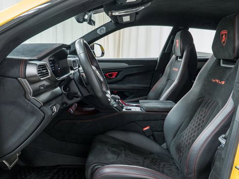 Used 2023 Lamborghini Urus Performante image 15