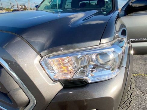 Used 2022 Toyota Tacoma SR5 RWD image 27