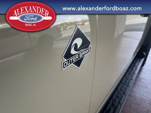 New 2026 Ford Bronco Outer Banks w/ Sasquatch Package AWD/4WD image 7