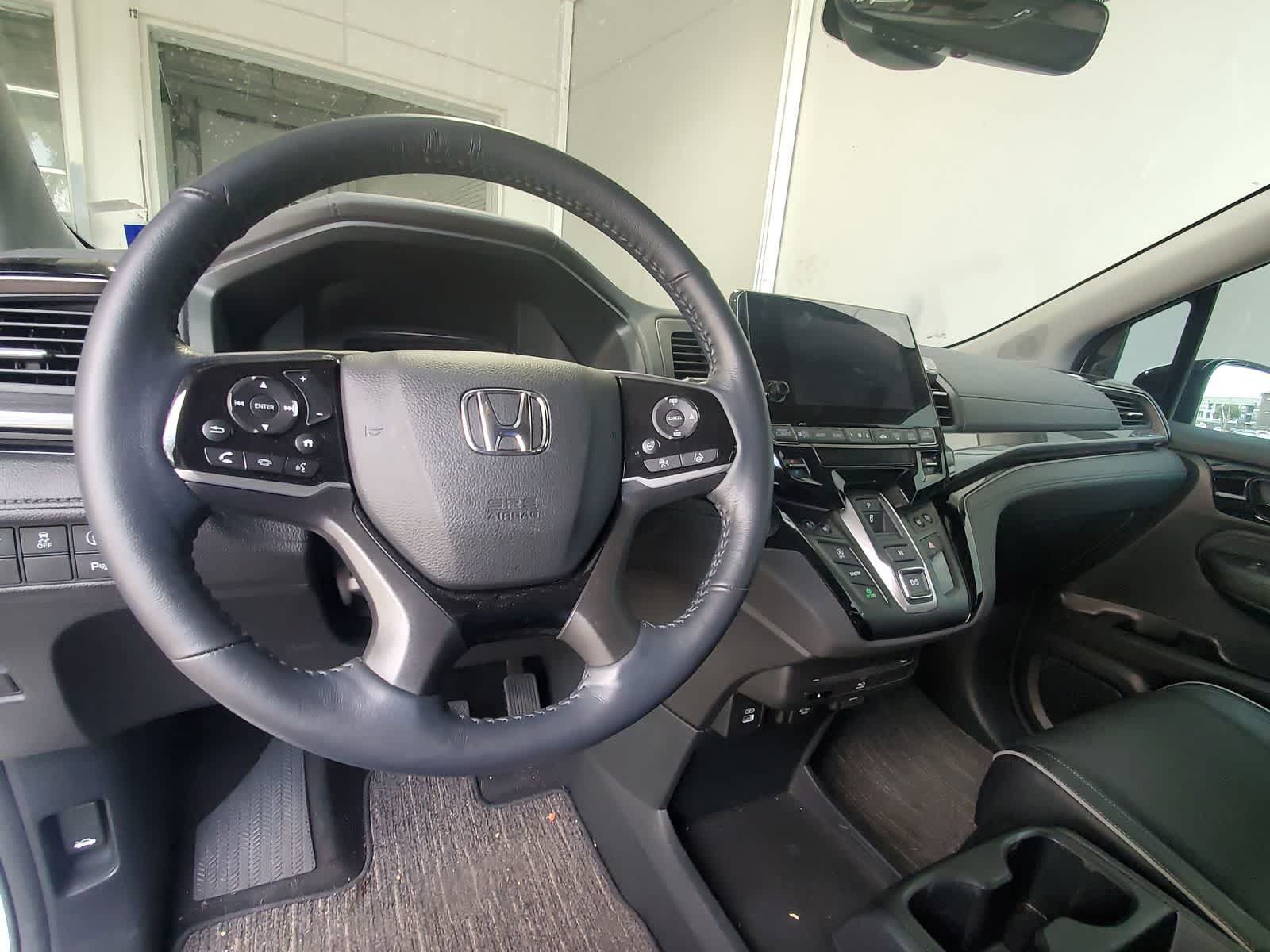 Used 2024 Honda Odyssey Elite image 12