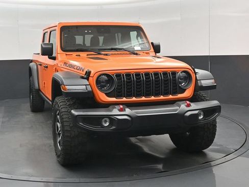 Used 2025 Jeep Gladiator Rubicon w/ Convenience Group AWD/4WD image 30