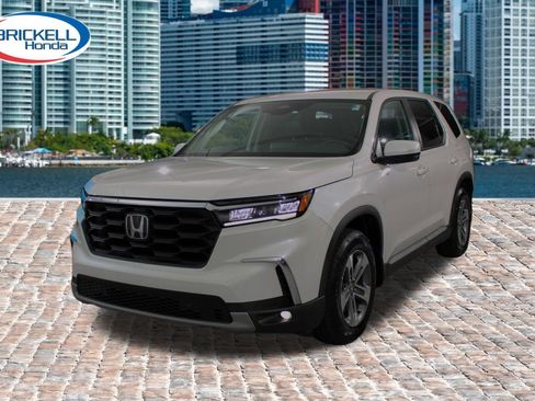 Used 2025 Honda Pilot EX-L image 8