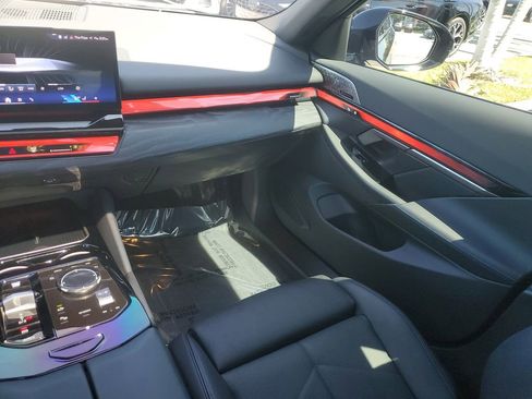 Used 2026 BMW 540i xDrive w/ M Sport Package AWD/4WD image 27