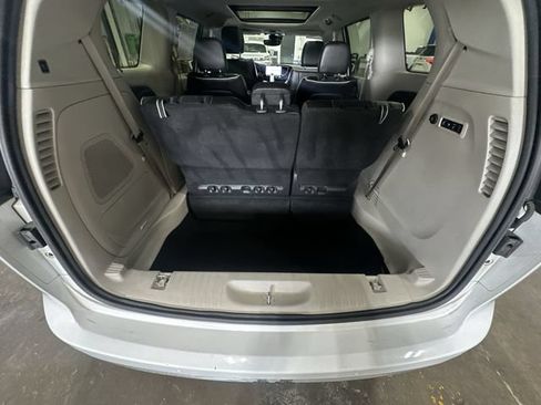 Used 2022 Chrysler Pacifica Limited AWD/4WD image 25