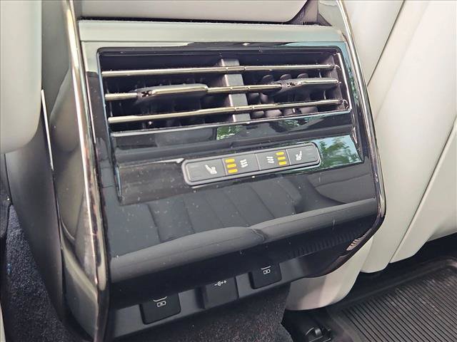 Used 2024 Land Rover Range Rover Sport SE AWD/4WD image 18