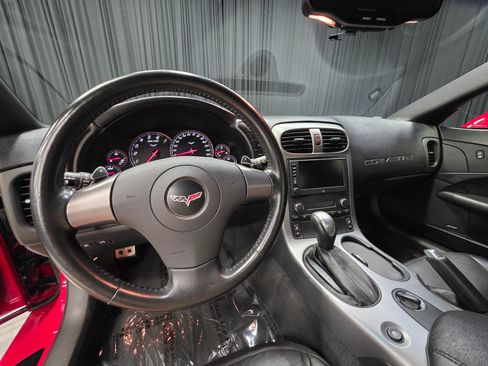 Used 2006 Chevrolet Corvette Coupe w/ Preferred Equipment Group RWD image 22