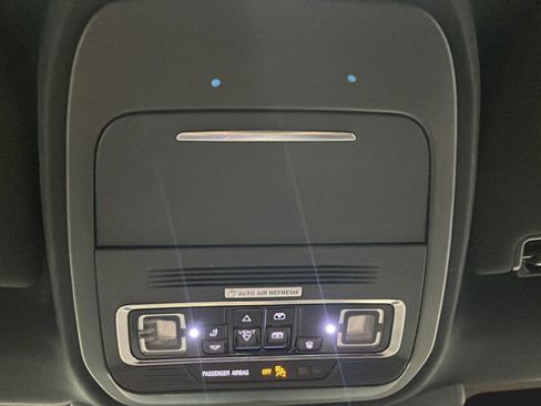 Used 2025 Lincoln Navigator L Reserve AWD/4WD image 35