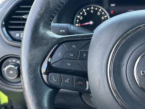 Used 2017 Jeep Renegade Altitude image 29