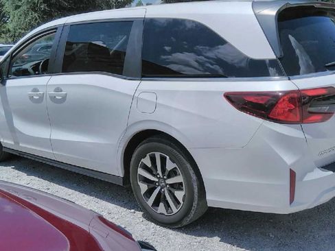 Used 2025 Honda Odyssey EX-L image 3