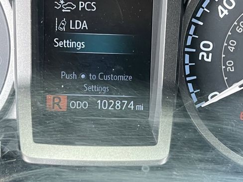 Used 2018 Toyota Tacoma TRD Off-Road w/ Technology Package RWD image 30