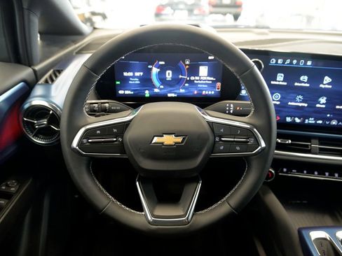 Certified 2025 Chevrolet Equinox EV LT w/ Convenience Package II image 18