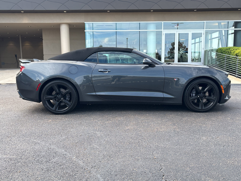 Used 2016 Chevrolet Camaro SS RWD image 4