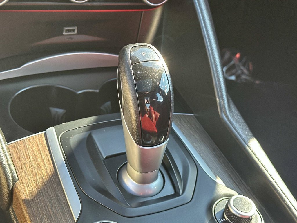Used 2018 Alfa Romeo Giulia Ti AWD/4WD image 26