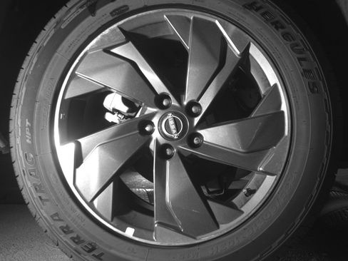 Used 2025 Nissan Rogue SV image 15