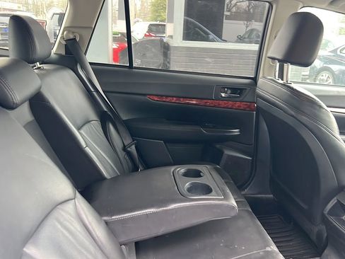 Used 2010 Subaru Outback 2.5i Limited image 30