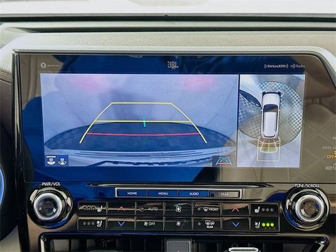 Used 2021 Toyota Highlander Platinum image 18