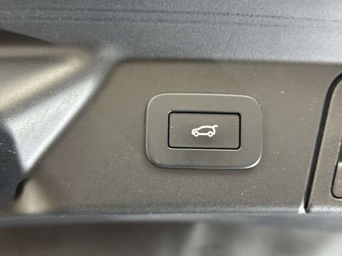 Used 2023 Land Rover Range Rover Velar R-Dynamic S AWD/4WD image 27