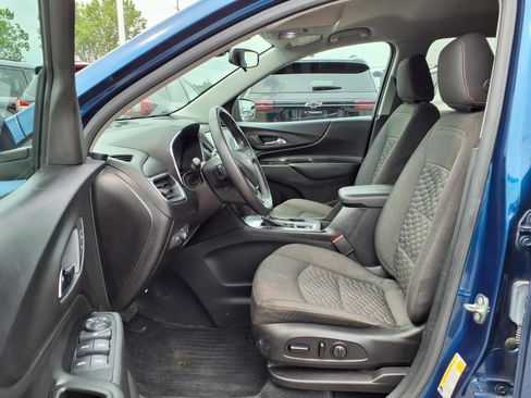 Used 2019 Chevrolet Equinox LT w/ Driver Convenience Package FWD image 17