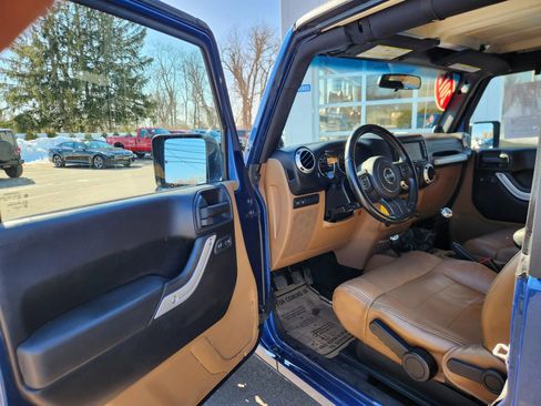 Used 2012 Jeep Wrangler Rubicon w/ Dual Top Group image 21