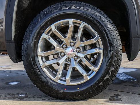 Used 2019 GMC Sierra 1500 SLT w/ SLT Premium Plus Package AWD/4WD image 9