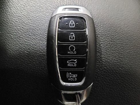 Used 2023 Hyundai Elantra SEL w/ Convenience Package FWD image 32