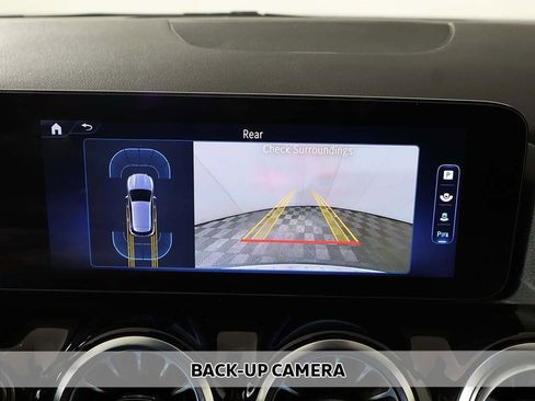 Used 2024 Mercedes-Benz GLA 250 4MATIC image 7