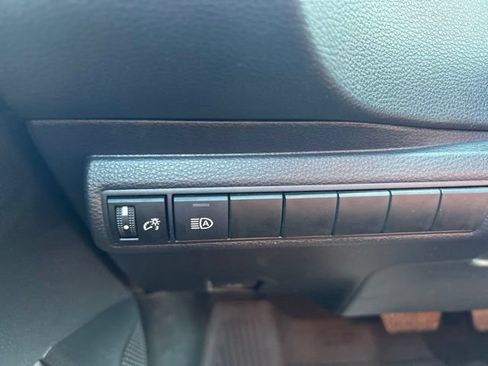 Used 2025 Toyota Corolla SE w/ SE Premium Package FWD image 20