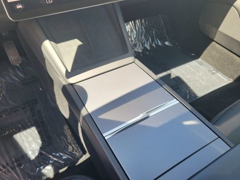 Used 2024 Tesla Model 3 Standard Range RWD image 25