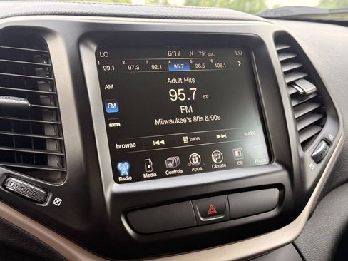 Used 2016 Jeep Cherokee Limited AWD/4WD image 16