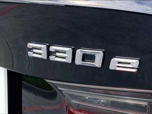 Used 2023 BMW 330e w/ Premium Package image 9