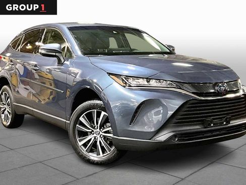 Certified 2021 Toyota Venza LE image 2