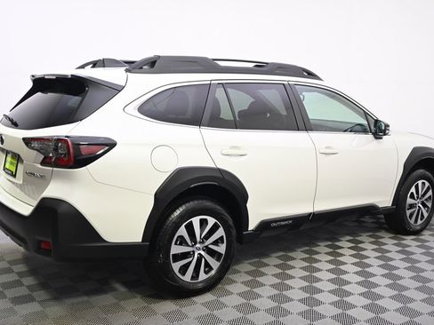 Certified 2025 Subaru Outback Premium AWD/4WD image 7