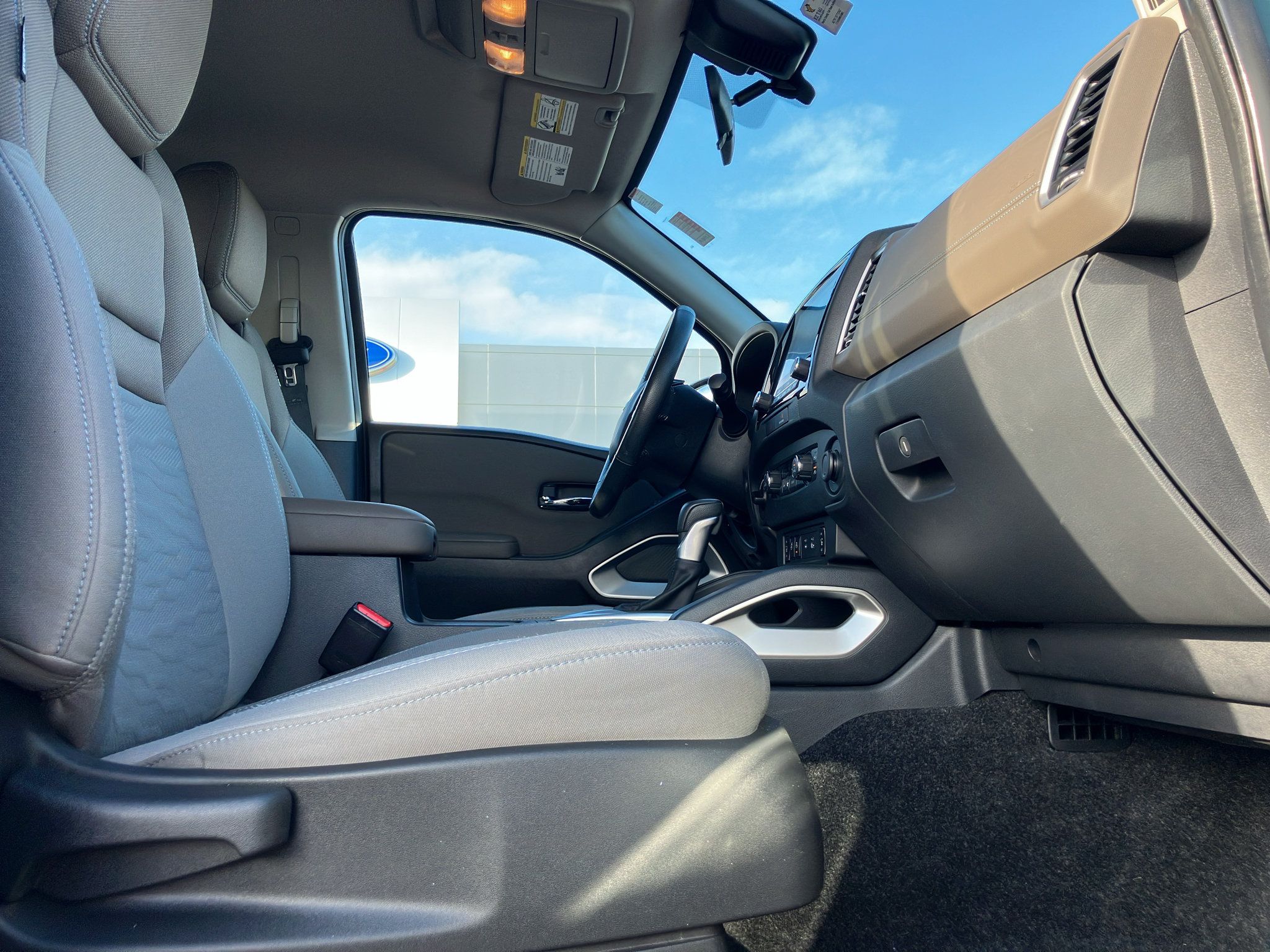 Used 2022 Nissan Frontier SV AWD/4WD image 33