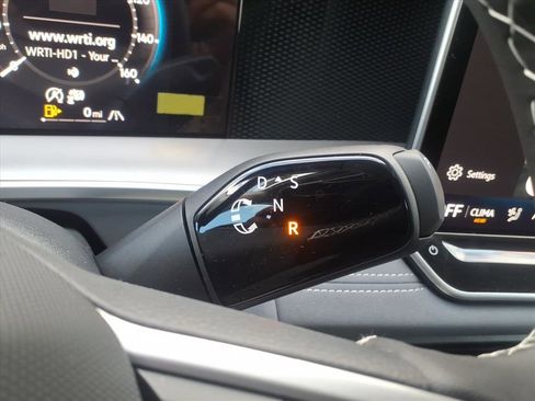 New 2025 Volkswagen Tiguan SE image 14