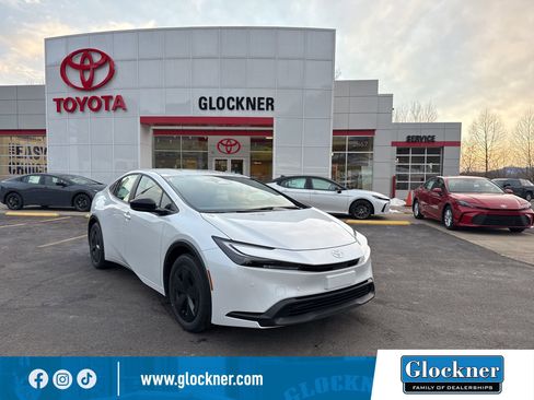 New 2026 Toyota Prius LE image 1
