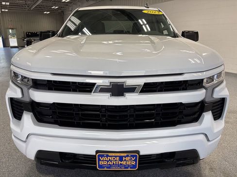 Used 2023 Chevrolet Silverado 1500 RST AWD/4WD image 2