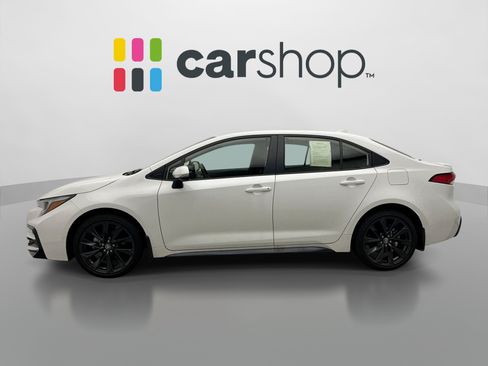Used 2026 Toyota Corolla SE FWD image 2