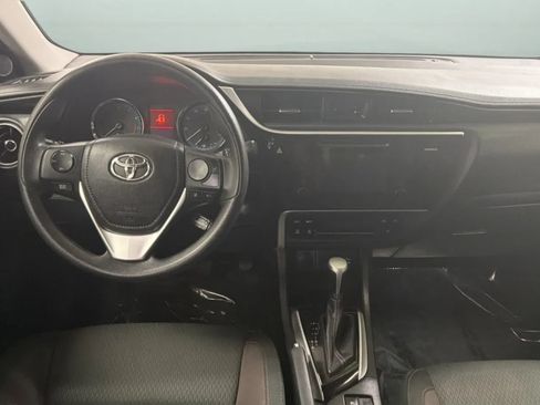 Used 2017 Toyota Corolla LE w/ Carpet Mat Package (TMS) FWD image 11