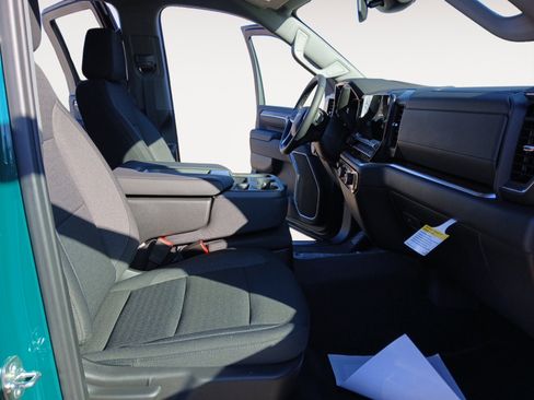 New 2025 Chevrolet Silverado 2500 LT w/ Convenience Package image 15