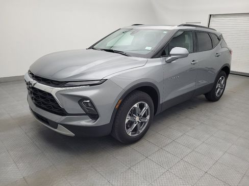 Used 2024 Chevrolet Blazer LT w/ Convenience Package FWD image 2
