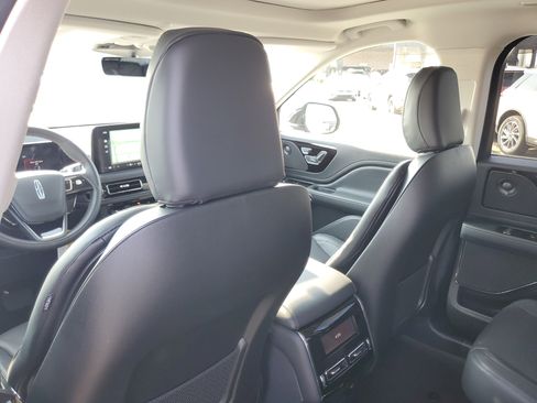 New 2026 Lincoln Aviator AWD image 24